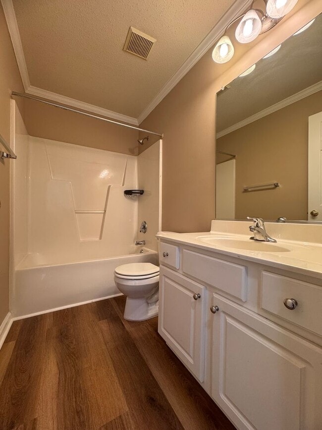 Building Photo - Fabulous 4BR 2.5 Home