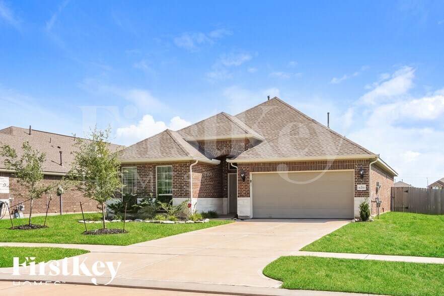 Building Photo - 6211 Kolle Dr