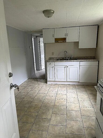 Building Photo - 898 Ridge Ave