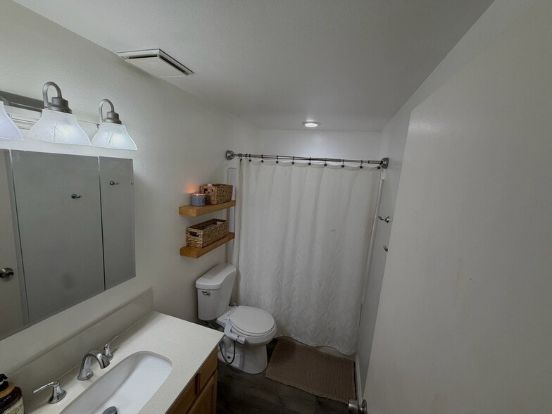 Building Photo - 4538 S 700 E