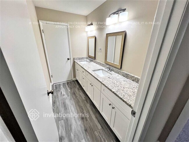 Building Photo - 5006 Stoney Point Cir