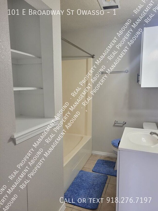 Building Photo - 101 E Broadway St