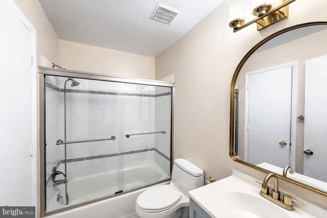 Building Photo - 4924 Van Walbeek Pl