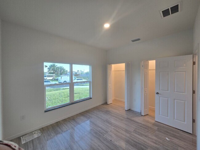 Building Photo - Brand New 2/2/1- Great SW Lehigh Acres Loc...