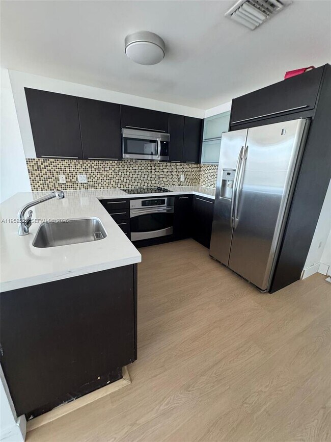 Building Photo - 90 SW 3rd St