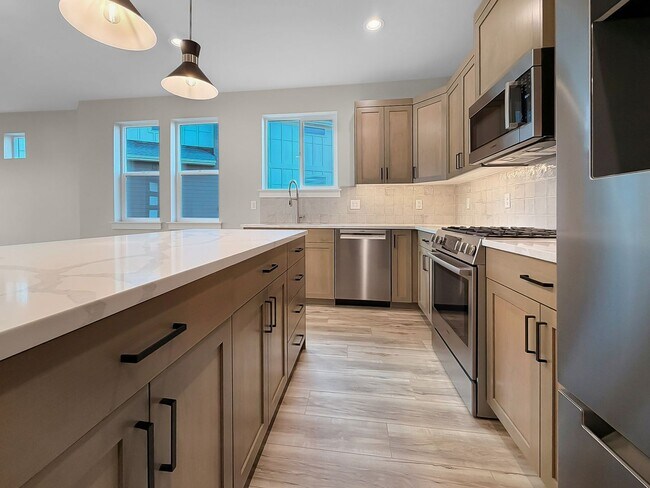 Building Photo - Brand New Pet-Friendly 3-Bedroom in Eagle with Pool, Fitness, Center, and Exceptional Amenities