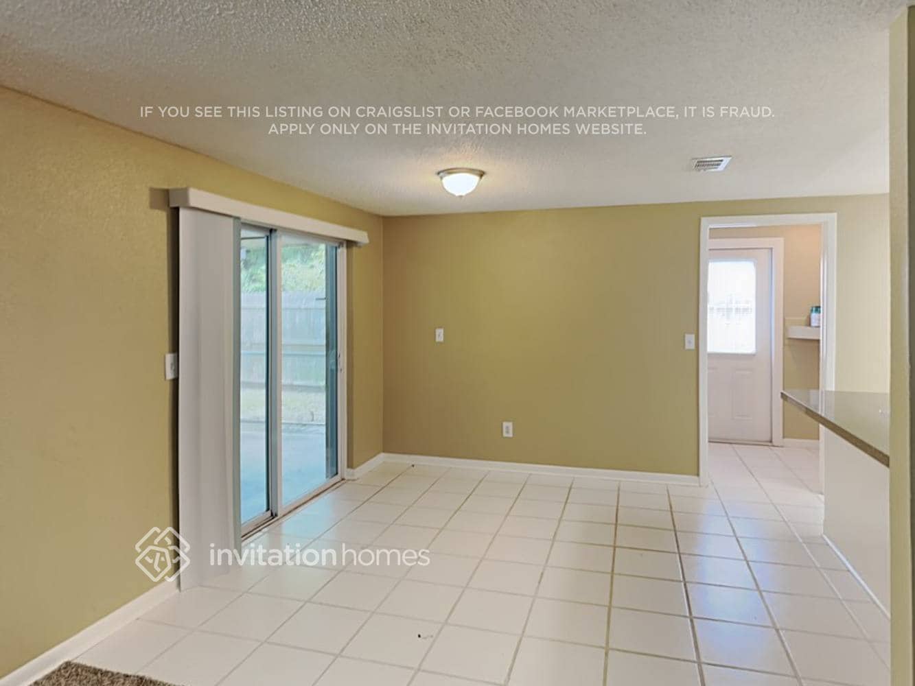 Building Photo - 2808 Cedaridge Dr