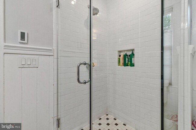 Building Photo - 3921 Harrison St NW
