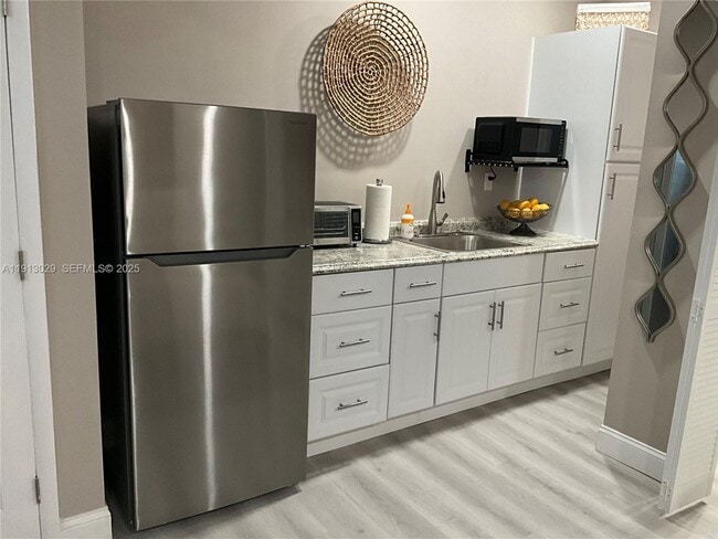 Building Photo - 8638 SW 50th St