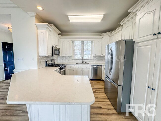 Building Photo - 115 Remount Rd