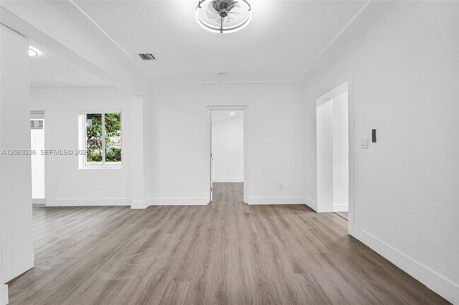 Building Photo - 250 NW 45th St