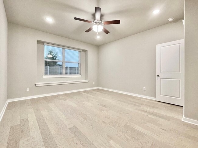 Building Photo - 2415 Lakey Cv