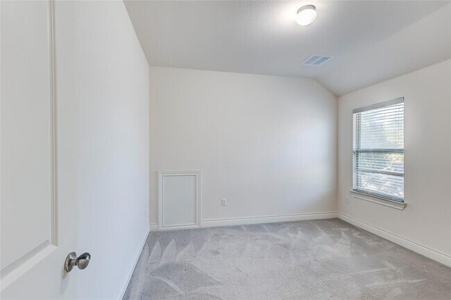 Building Photo - 15517 Bended Knee Dr