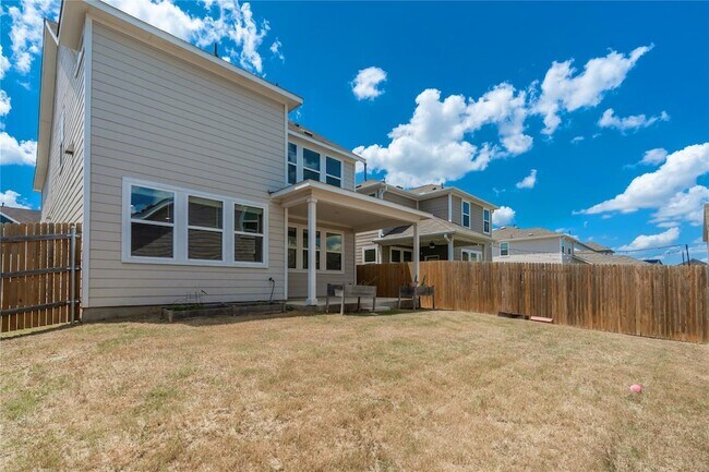 Building Photo - 15607 Ellinger Dr