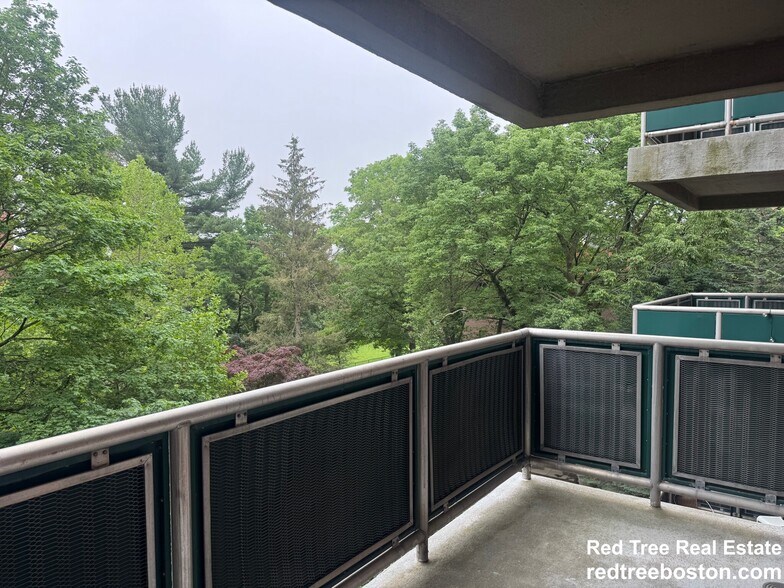 Building Photo - 185 Freeman St