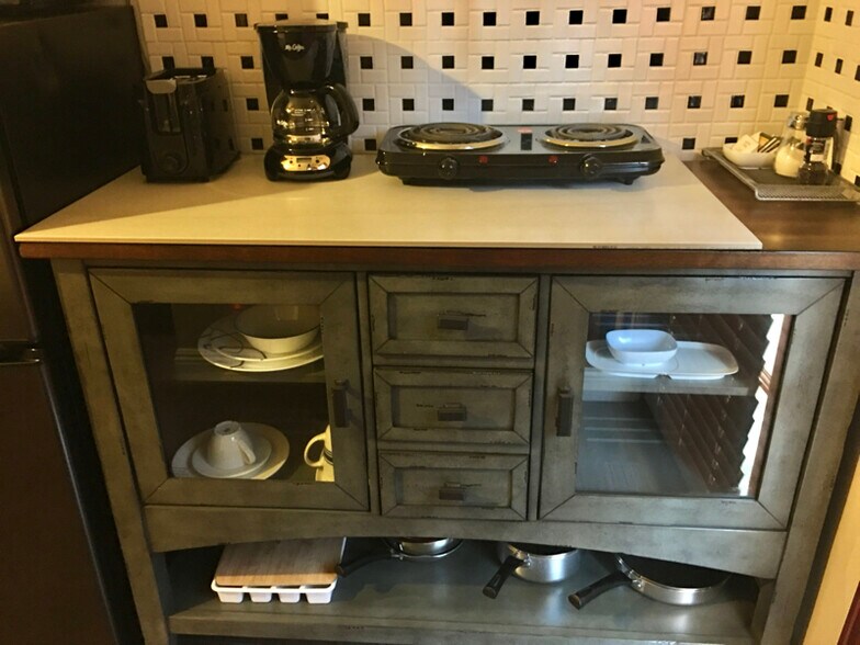 Building Photo - 22970 Crespi St