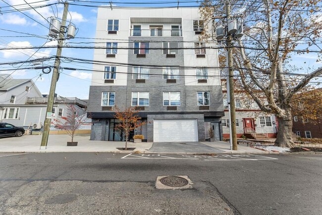 Building Photo - 43-45-45 W 32nd St