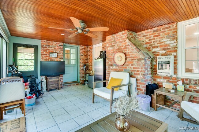Building Photo - 530 Ridgeley Ln