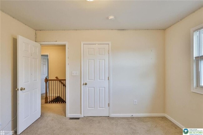 Building Photo - 2811 Kingsview Ave