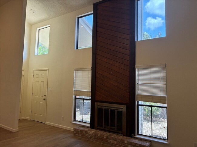 Building Photo - 6401 Deihl Rd