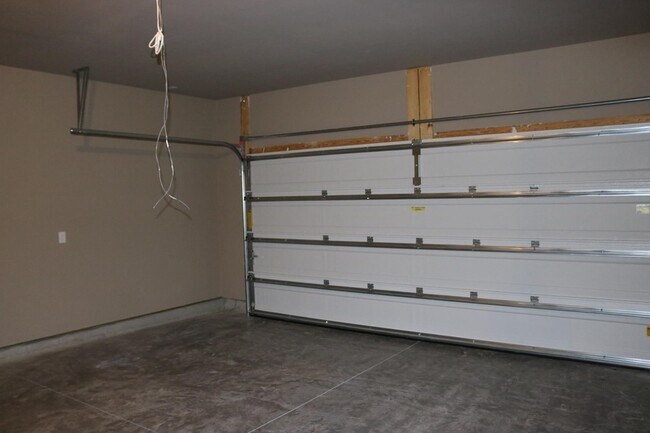 Building Photo - 212 Meadow Crossing Dr