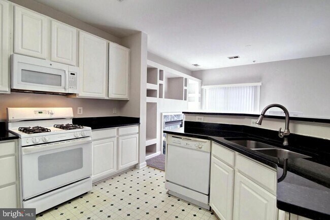 Building Photo - 20261 Owings Terrace