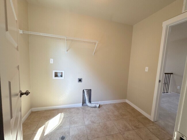 Building Photo - 6531 Wexford Dr