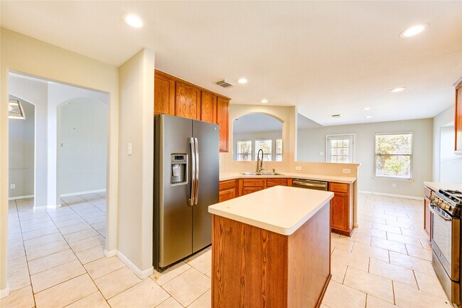 Building Photo - 9822 Memorial Crossing Dr