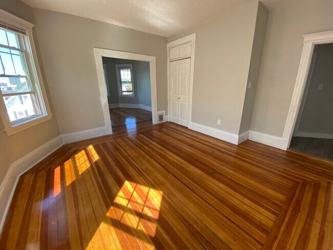 Building Photo - 45 Upham St