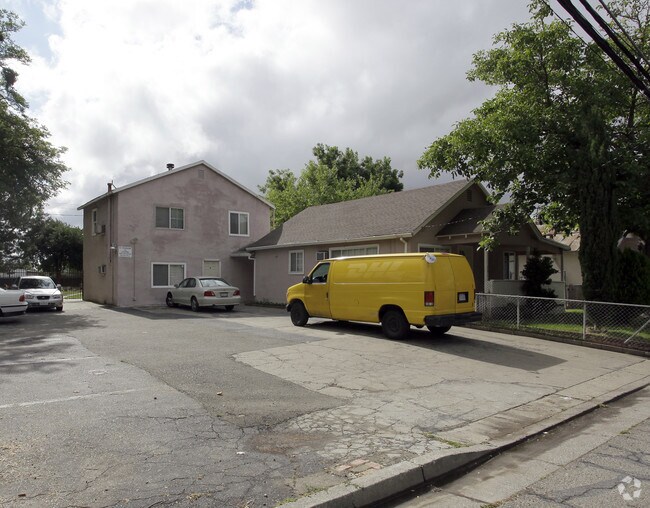 Primary Photo - 731 Maple St