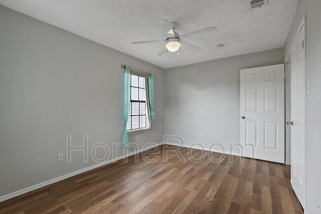 Building Photo - 2416 Brookhaven Dr