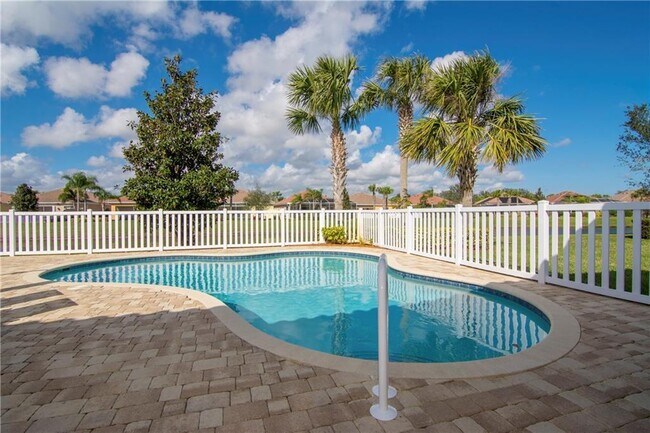 Building Photo - 5254 Eleuthra Cir