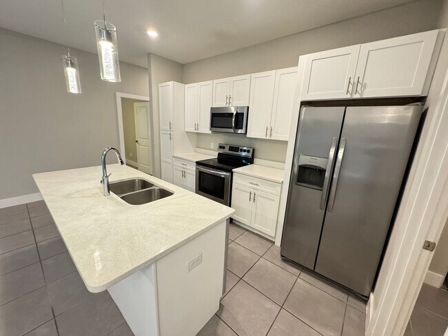 Building Photo - BEAUTIFUL Home 4 Bedroom, 2 Bathroom in Po...