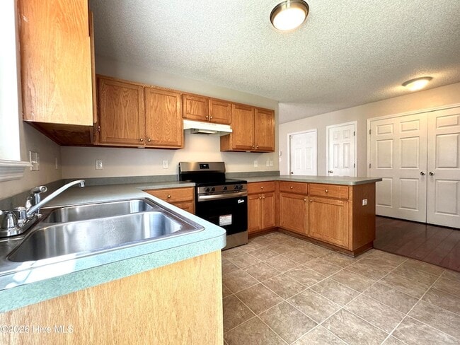 Building Photo - 521 Jimmies Creek Dr
