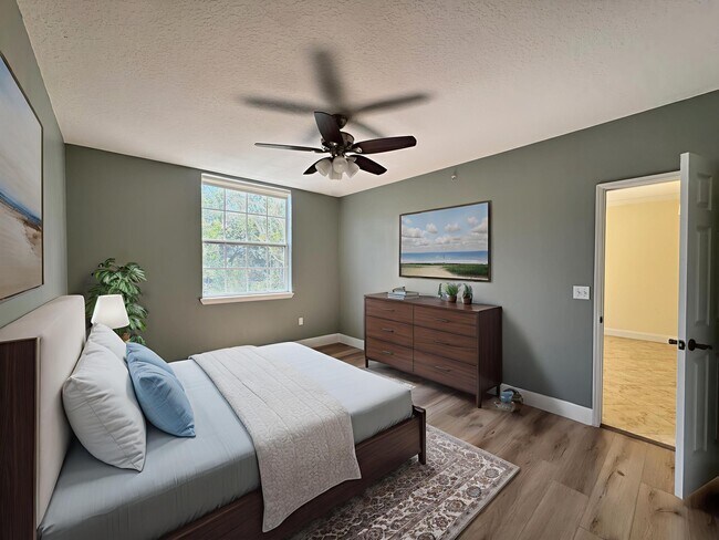 Building Photo - 580 S Sapodilla Ave