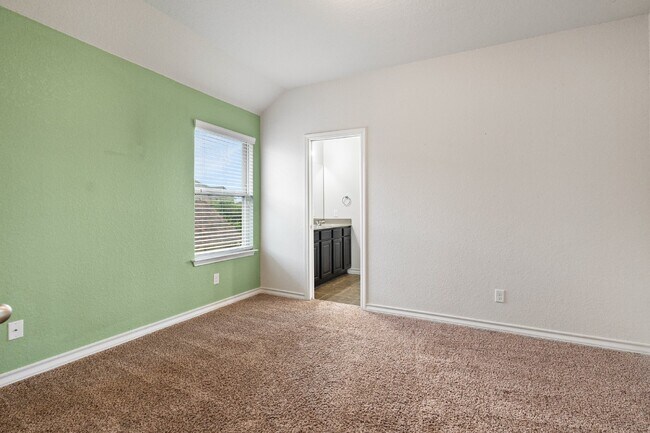Building Photo - 412 Morgan Run