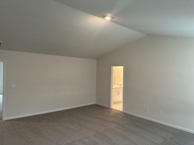 Building Photo - 152 Giant Oak Ave