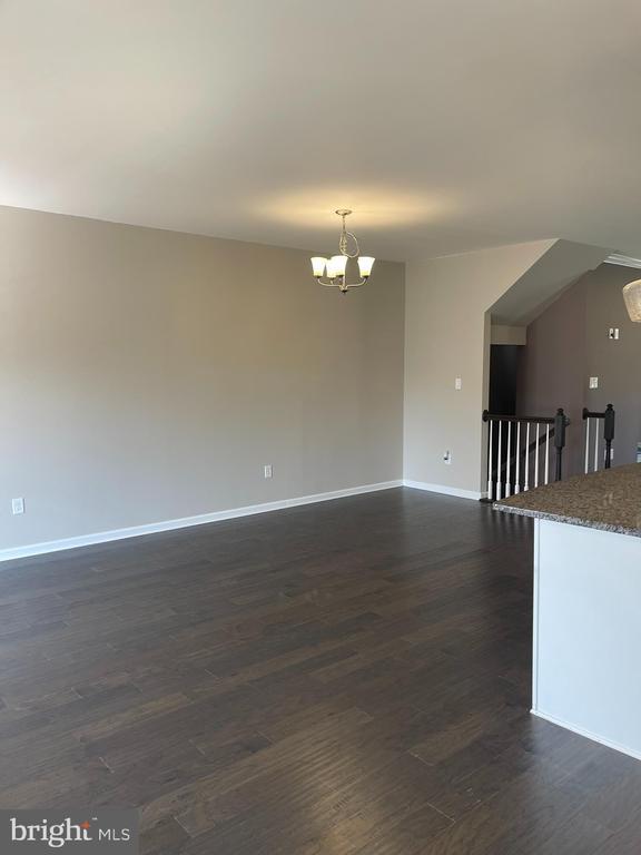 Building Photo - 331 S Parkway Dr