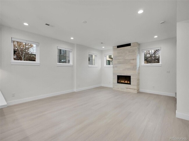 Building Photo - 4640 W 39th Ave