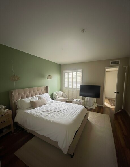 Main bedroom - 7825 Rue Saint Cyr St