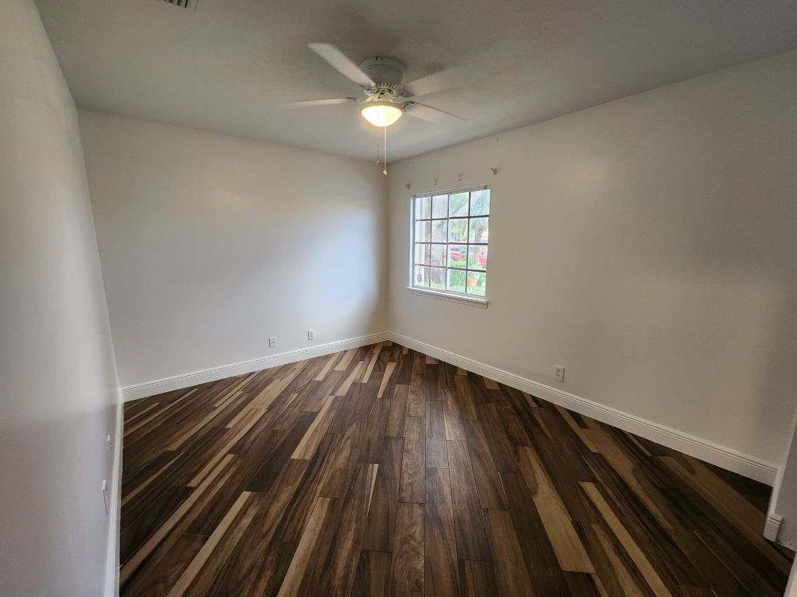 Building Photo - 4967 SW 32nd Ave