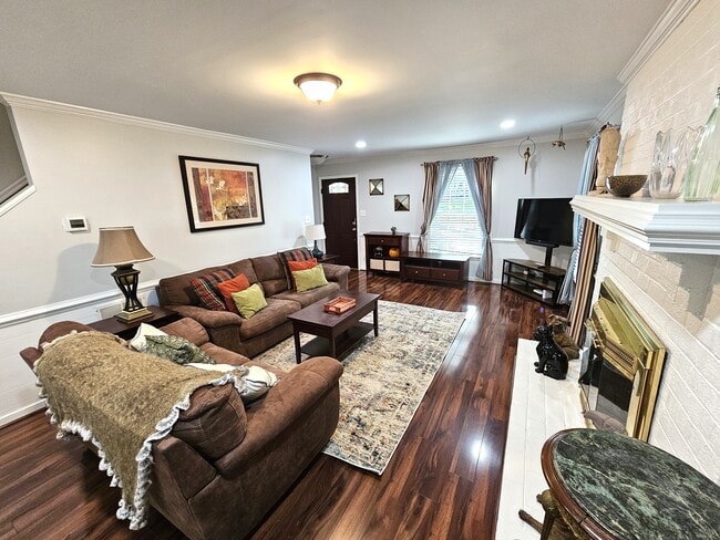 Building Photo - 10824 Drayton Rd