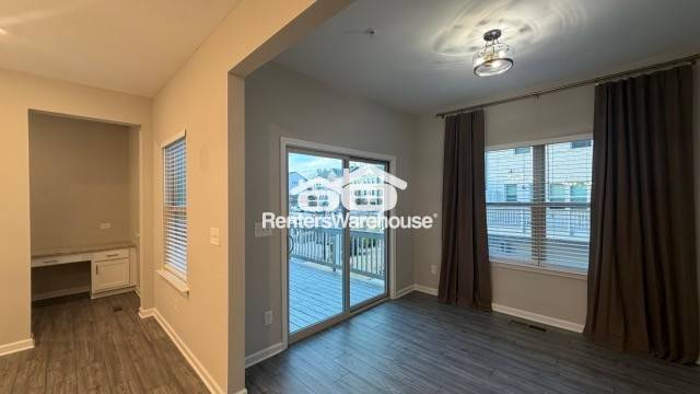 Building Photo - 328 Commons Ave