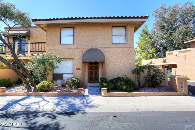 Building Photo - 10408 N 11th Pl