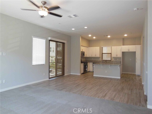 Building Photo - 674 Chandler Walk