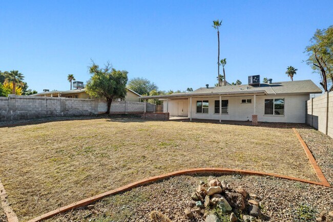 Building Photo - 15237 North 21st St