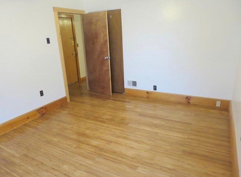 Building Photo - 90 Wallace St