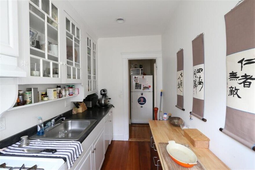 Building Photo - 27 Ellery St