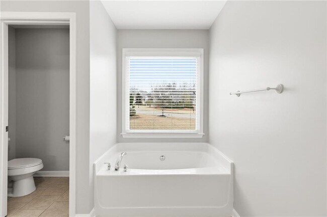 Building Photo - 113 Greenbrier Way