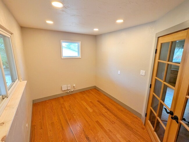 Building Photo - 2404 Monterey Rd